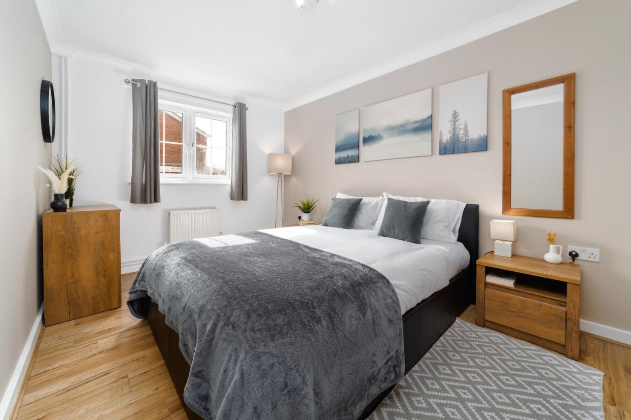 Charming 2Br Ground Floor Flat In Sholing, 11 Mins From City Centre - Recently Set Up With Love Саутхамптън Екстериор снимка